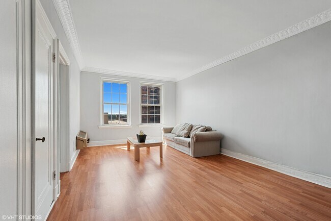 Foto del edificio - 6101 N Sheridan Rd
