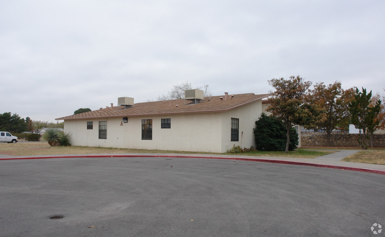 Primary Photo - 4635 Atlas Ave