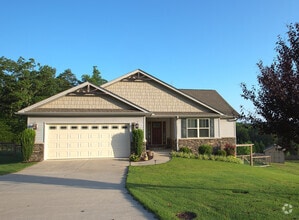 Building Photo - 210 Jewel Ct