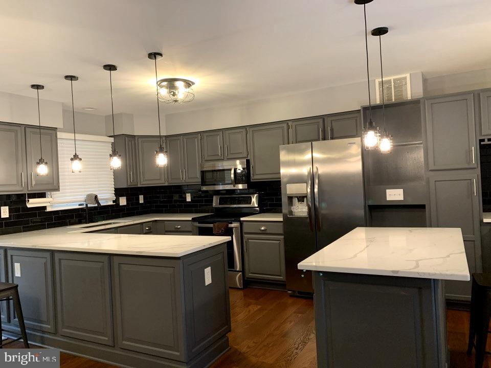Foto principal - 915 Langdon Ct