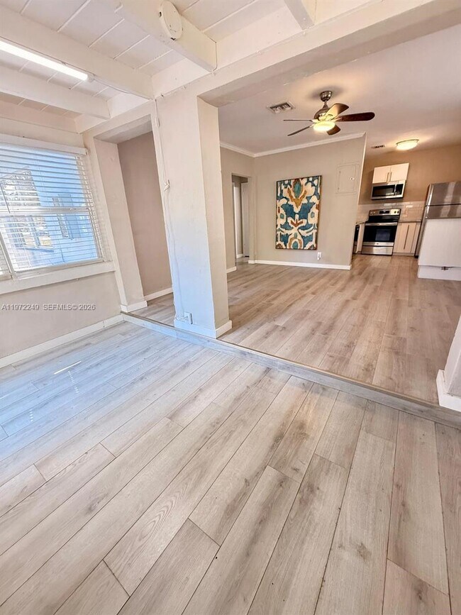 Foto del edificio - 1151 NE 18th St