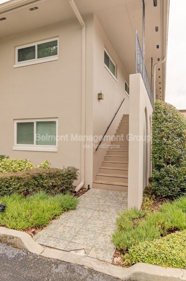 Foto del edificio - 644 N Knowles Ave