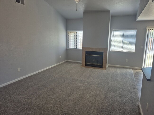 Building Photo - Updated 3 Bedroom Home