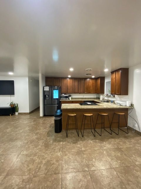 Foto del edificio - 1100 W 12th St