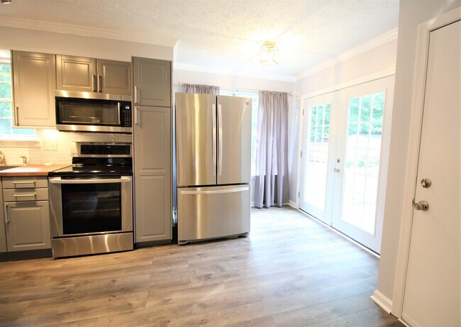 Foto del edificio - Renovated Single Family Home in the Heart ...