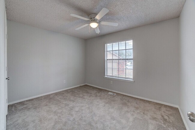 Building Photo - Charming Updated 3-Bedroom Home in South B...