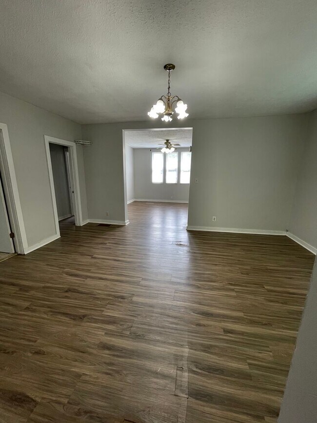 Foto del edificio - Two Bedroom Single Family Home