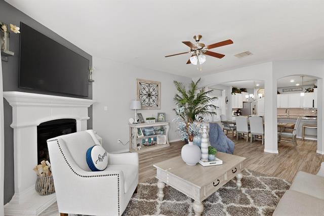 Foto del edificio - 9801 Diamondback Ln