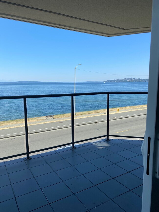 Deck looking east - 1300 Alki Ave SW