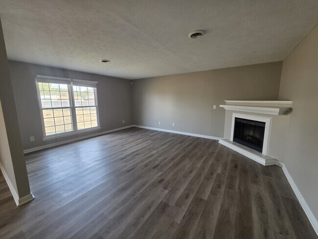 Foto del edificio - 6536 Grist Mill Rd