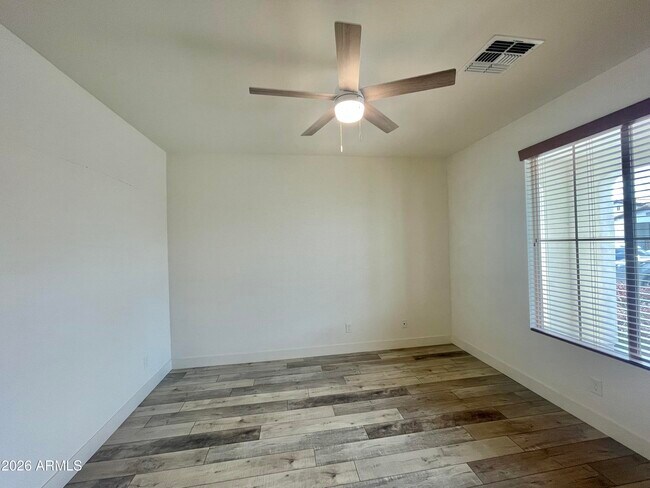 Building Photo - 20862 E Sparrow Dr