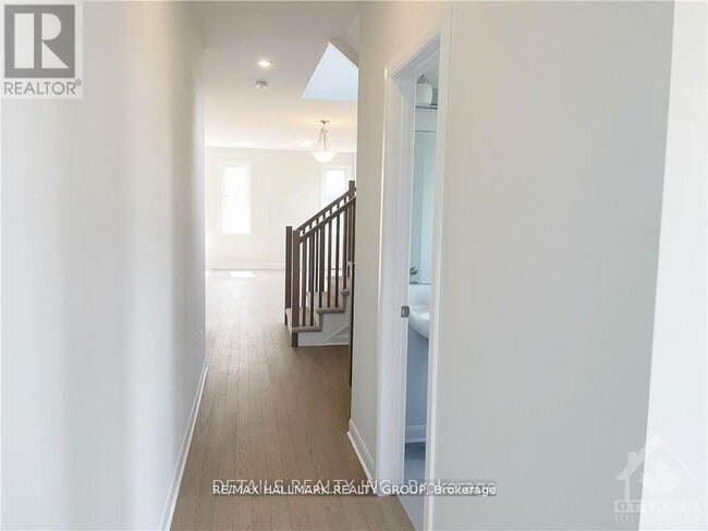 Building Photo - 81 Osler St