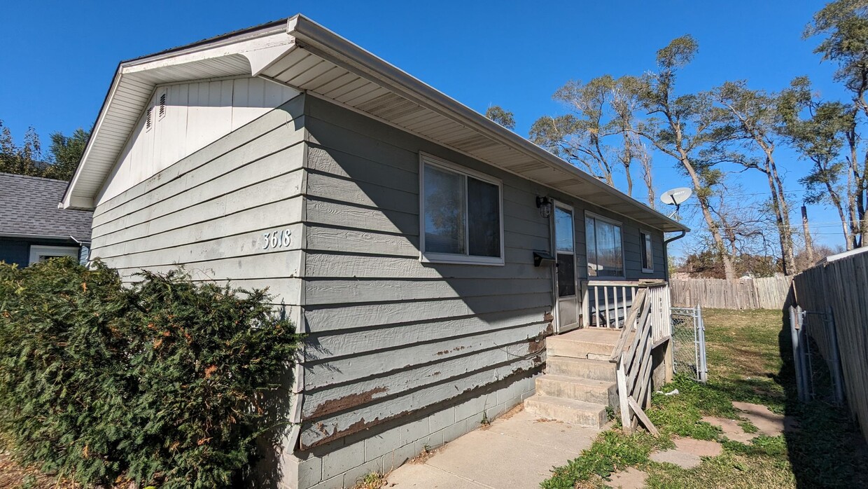 Primary Photo - West End 3-bedroom home