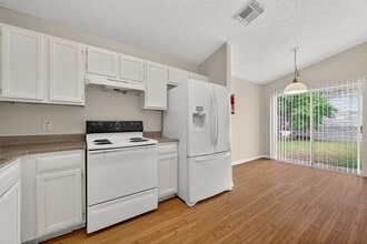 Building Photo - 15715 Ridgegate Rd