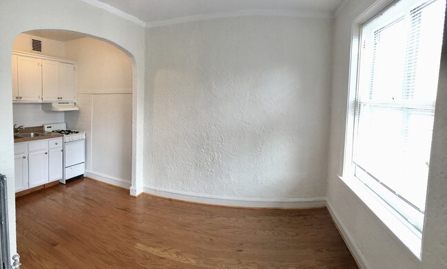 The Dining Room - 5727 N Winthrop Ave