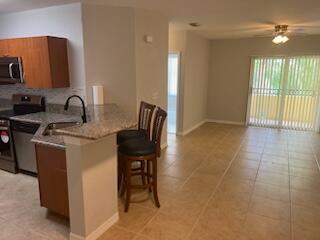 Foto del edificio - 136 SW Peacock Blvd