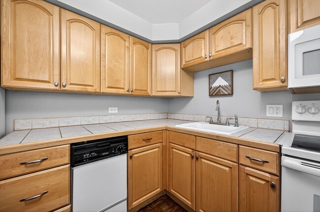 Photo - 985 Corona St. Apartment