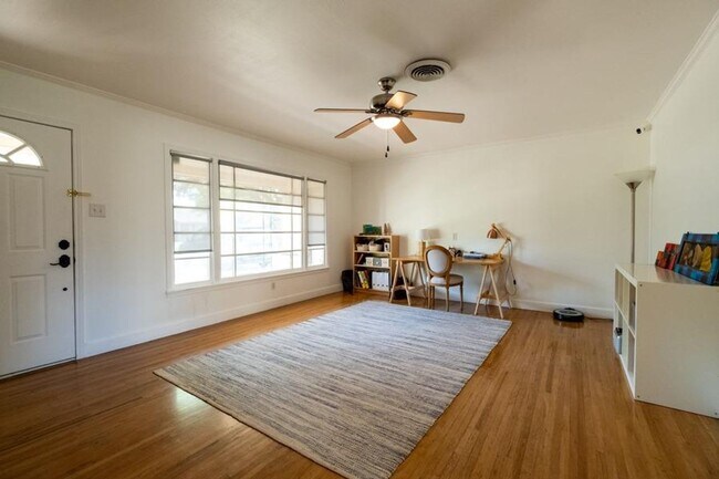 Foto del edificio - Spacious 4/3/2 near Medical and Texas Tech