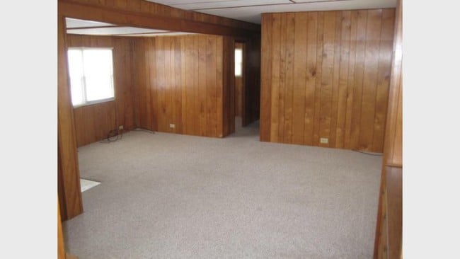 Living Area - Lake Shore Estates