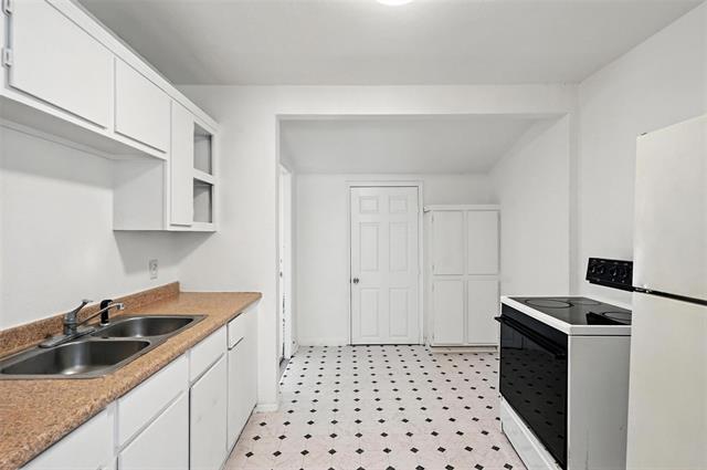 Building Photo - 2837 Avenue A