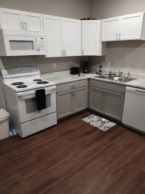 Foto del edificio - 5833 Homewood Dr