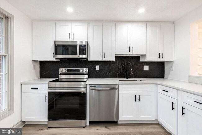 Building Photo - 17409 Founders Mill Dr