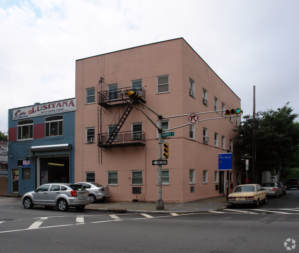 Primary Photo - 554 Market St