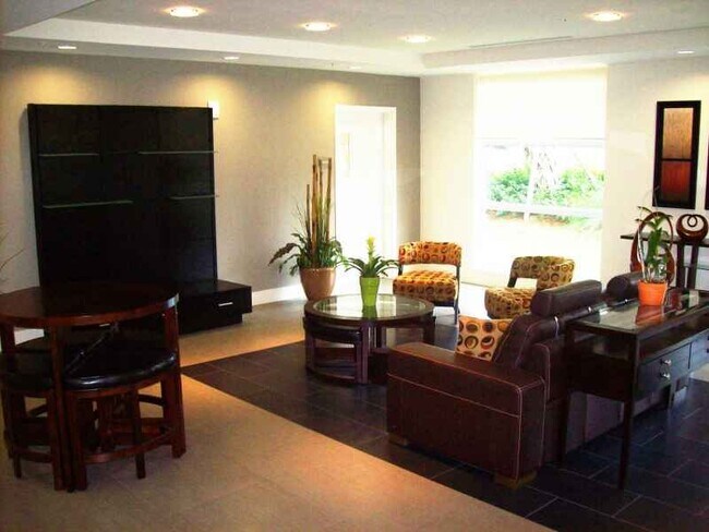 Foto del edificio - 485 NW 71st St