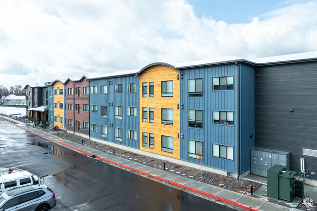 Building Photo - East 72