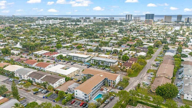 Foto del edificio - 1021 NE 24th Ave