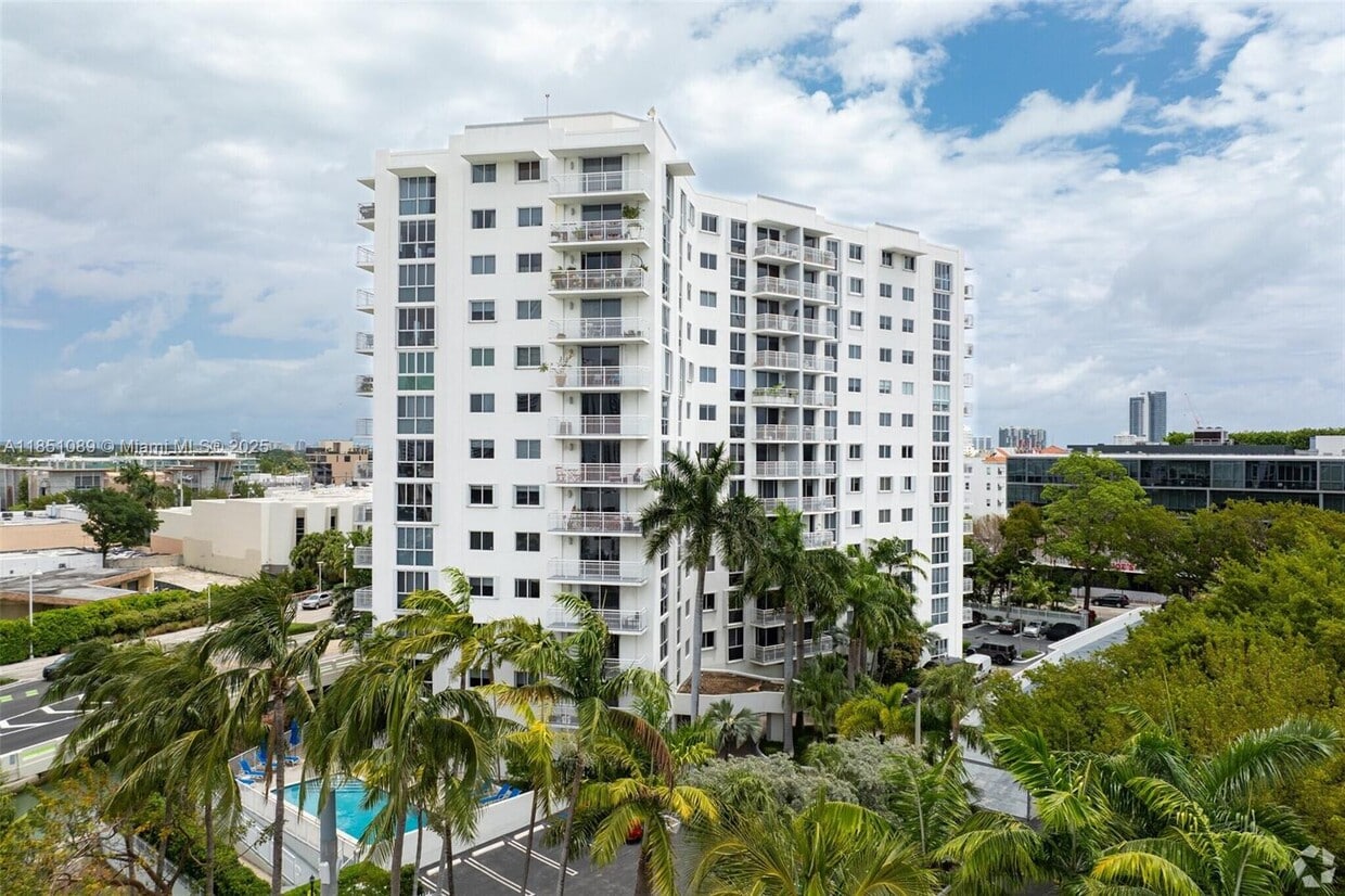 Foto principal - 1688 West Ave