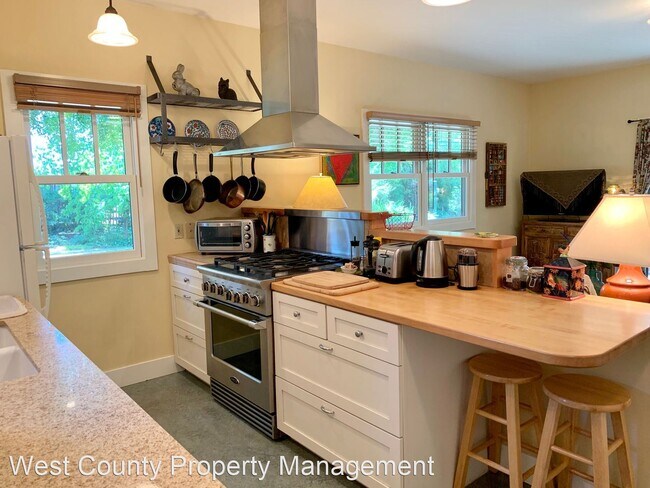 Foto del edificio - 1 br, 1 bath House - 544 Railroad Street