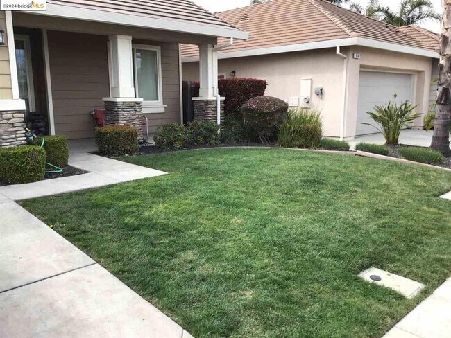 Foto del edificio - 512 Lassen Way