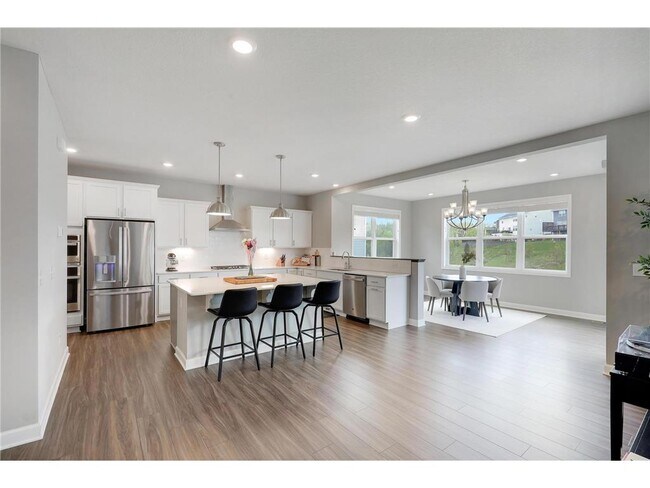 Building Photo - 6332 Apple Ct