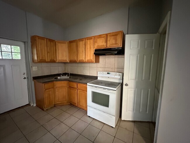 Foto del edificio - 3351 N Sydenham St