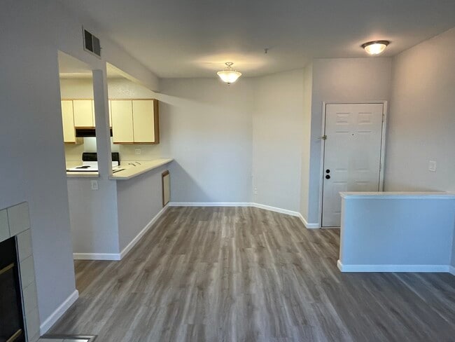 Building Photo - 1280 Stanhope Ln
