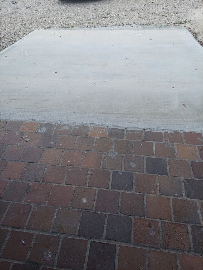 Ramp - 5573 NW 32nd Ave Apartments