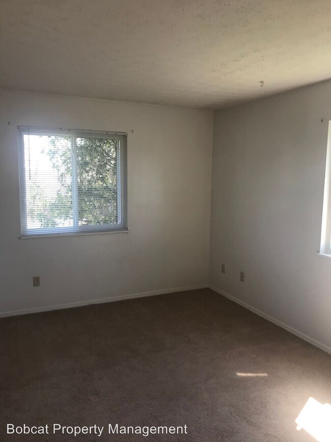 Foto del edificio - 719-827 Arrowhead Dr