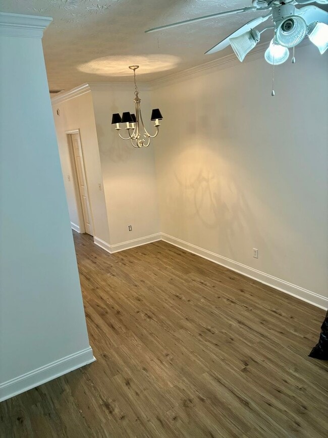 Building Photo - 76 Intown Pl