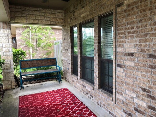 Foto del edificio - 2505 Kinnersley Ln