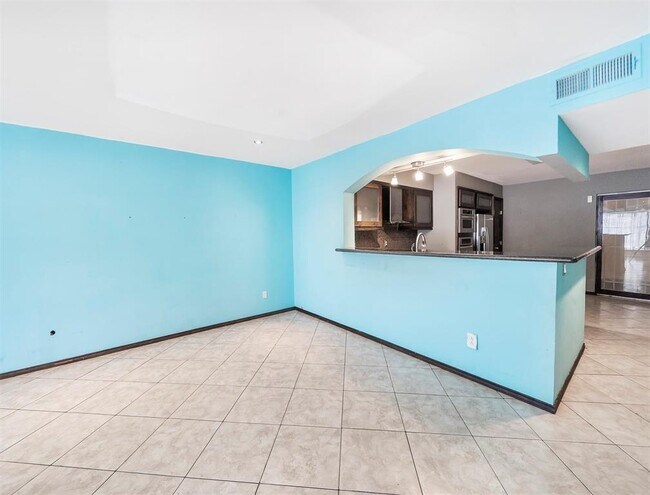 Building Photo - 7655 Bellerive Dr