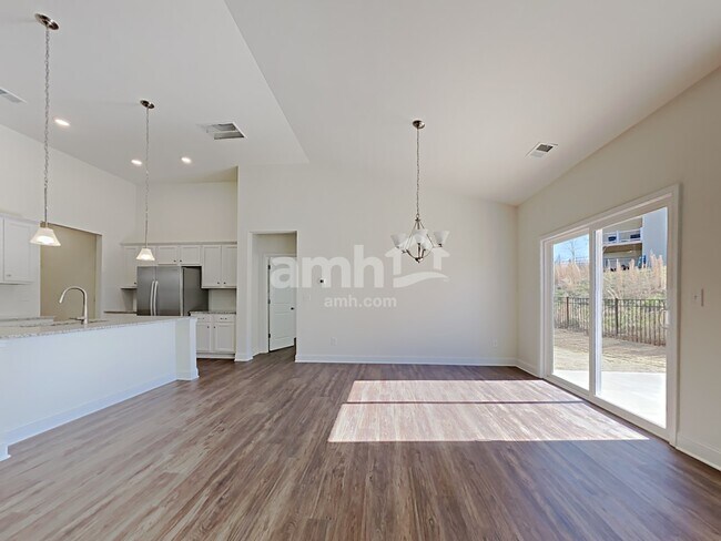 Foto del edificio - 5250 Valley Dr