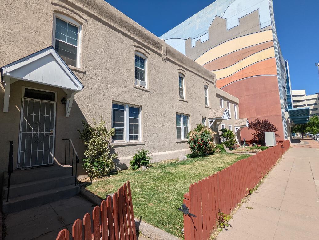 Primary Photo - 521 Silver Ave SW