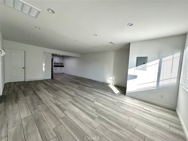 Foto del edificio - 8226 Webb Ave