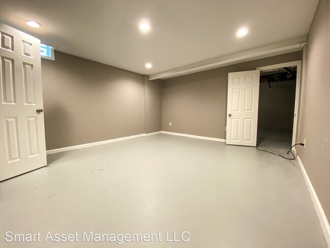 Building Photo - 8548 N 107th St