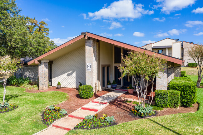 Building Photo - Glen Rose Park