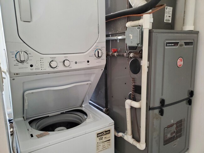 Foto del edificio - 3330 W Crystal St