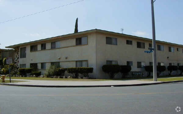 Primary Photo - Clifton Avenue Apartments