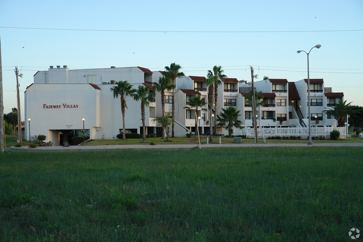 Foto del edificio - Fairway Villas