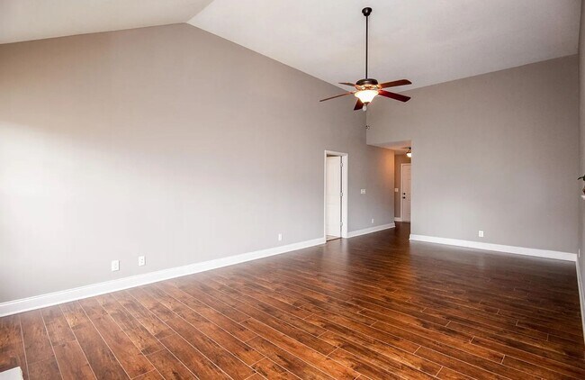 Foto del edificio - 3 Bedroom 2 Bathroom Home!